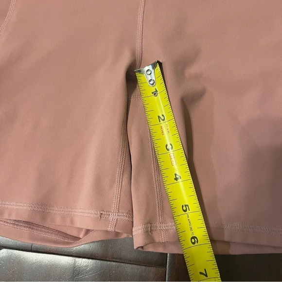 Fabletics PureLuxe Crossover Waist Biker Shorts Women’s Small Pale Pink Athletic - Picture 5 of 7